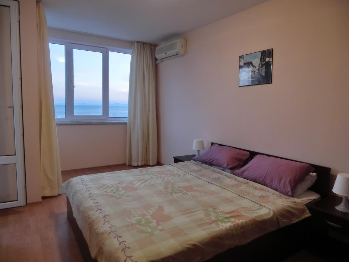 Sea View Crown Apartment On Complex With Pools And Beach, Sveti Vlas Eksteriør bilde